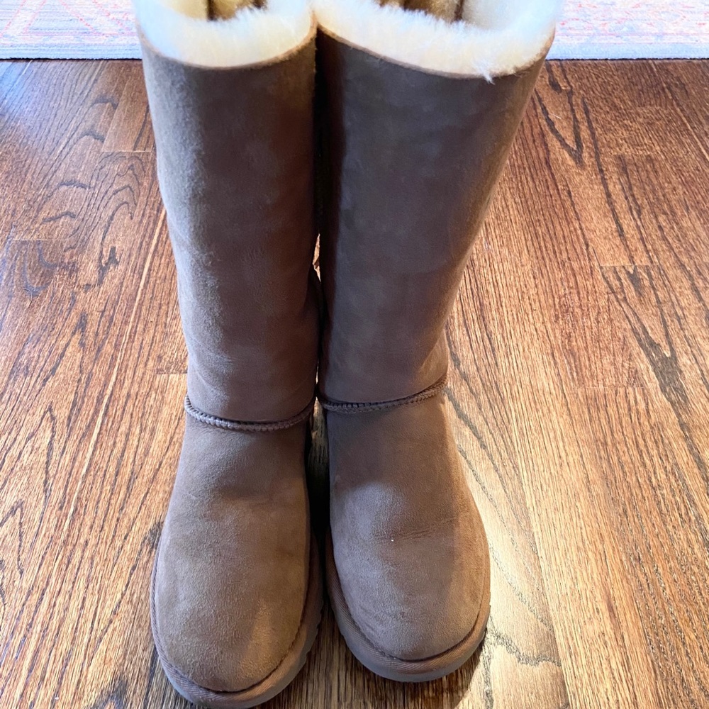 UGG—Bailey Bow Tall II Boot - size 7